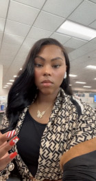 I love this wig. It was so pretty straight ou