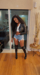 Hair super THICK and SUPER CUTE. 