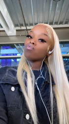 I bought this wig purposely for my birthday. 