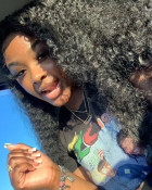 Y’all get this wigggg!!! The curls are givi