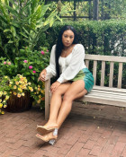 The wig came on time, and was very easy to ha