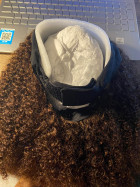 This wig is very good quality and easy to app