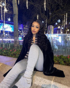 22 inches 13x4 frontal. Beautiful crimped wav