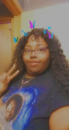 I like the curly hair on this wig. It is so s